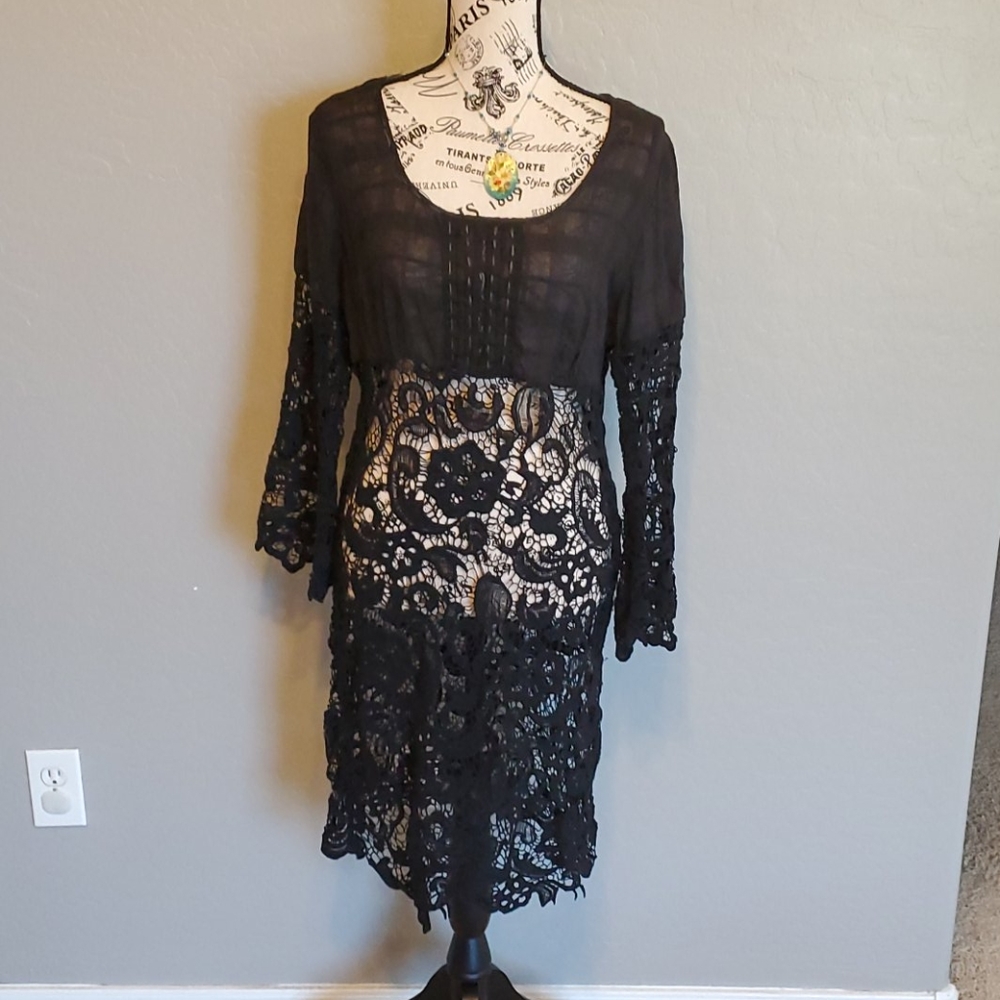 Black lace dress